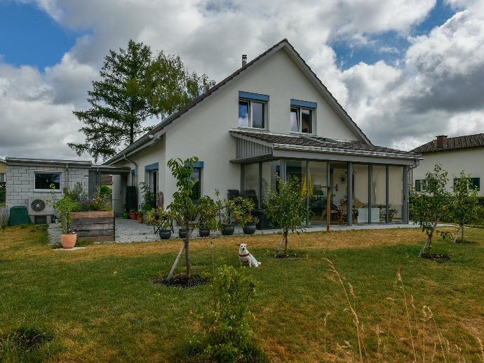 Neubau EFH - Neubau eines Einfamilienhauses. grosszügige Räumlichkeiten, rollstuhlgängig, lichtdurchflutet und ruhig gelegen (Ramsen)